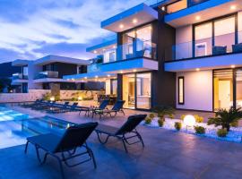 Kalkan Luxury 5 Bedroom Villa 1948, hotel in Kalkan