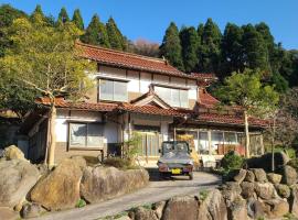 ペットも一緒にHomestay月読庵, hotel con hidromasaje en Tottori