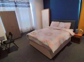 Double-Bedroom in the Heart of Eccles Manchester Perfect for Short Stays BH1