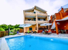 Holiday Home Veronika near Makarska, private pool, hotel u Zagvozdu