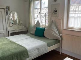 G&auml;steh&auml;user H&ouml;lle 12 und H&ouml;lle 13