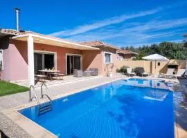 Leda by Vintage Travel