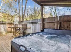Dog Friendly, Romantic, Fireplace, Hot Tub