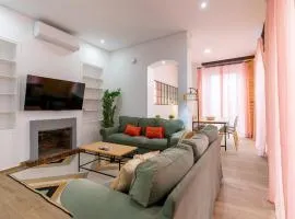 Aurora Nueva Casa Maestranza Catedral Parking