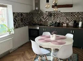 Ca acasă Corbu
