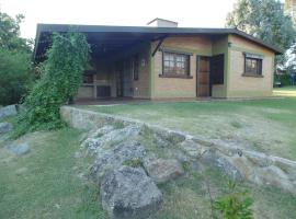 Cabañas los amigos Chañar, khách sạn ở Potrero de Garay