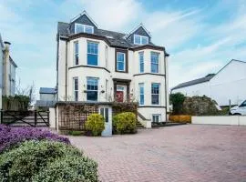 The Lanterns - 9 Bedroom - Sleeps 17 - Saundersfoot Village Centre