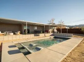 Hidden Valley Cottage - Modern Home in JT Hot Tub