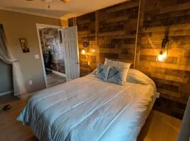 Country Cottage on Lake Manatee