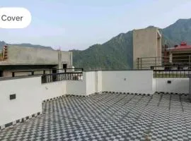 Modern Luxury Deecon Valley 2BHK Flats 3Double Beds with Terrace View Tapovan Rishikesh