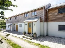 Sloopside Main House in the heart of Bantham with sea views