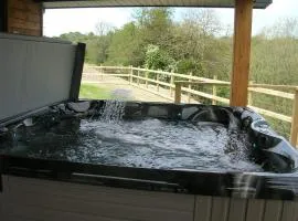 River Lodge Hot Tub Sleeps 6
