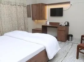 Exquisite house with 3 Pvt Bathrooms - 10 min walk from Assi Ghat