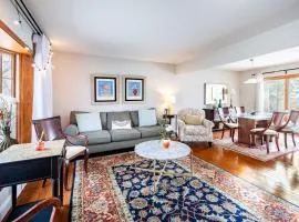 Charming 4BR Ann Arbor Home, Near Parks & Shops