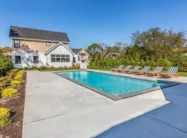 Sandpoint by Rove Travel Modern 5BR Family Home with Pool