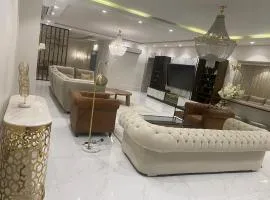 Luxury apartment for rent شقة فاخرة للإيجار