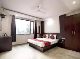 Hotel The Paradise In - Near Karol Bagh Metro Station