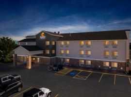 Comfort Inn & Suites Greeley, hotel near Greeley-Weld County Airport - GXY, Greeley