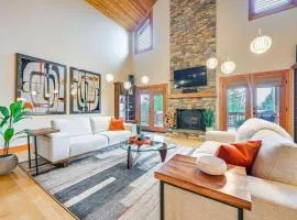 Gorgeous Home with Mt Rainier Views 4 Mi to Poulsbo