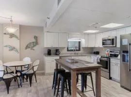 Watercrest 210- Sleeps 12 - Thomas Drive Retreat