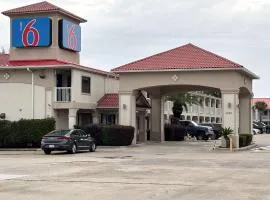 Studio 6 Sulphur LA