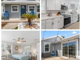 13900 Millcole Ave - Beachy Bungalow - Sleeps 10
