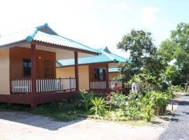 Lam-tong Resort, guest house in Don Sak