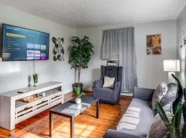 Comfortable Home Close to Everything Near Downtown