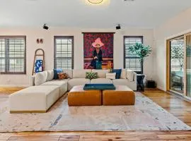 Artist Retreat in North Austin - Endless Amenities