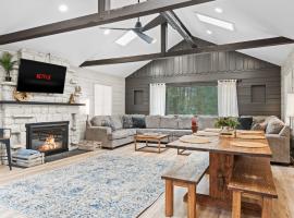 NewReno 8BR 6BTH DECK GAMES PETS, hotel em Lake Harmony