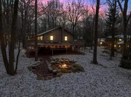 Mountain Holidays-Sleeps 18 Firepit Bar & Gameroom