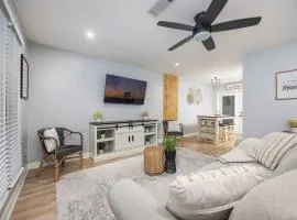 Serene Midtown Apartment 8 mi to Ft Moore