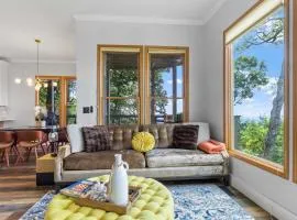 Hiking On-Site Mtn-View Burnsville Condo!