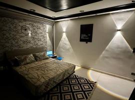 A private room exclusively for men, offering comfort and convenience for a relaxing stay, מלון בקהיר