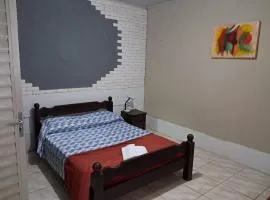 Espaço básico e funcional, com 2 ambientes, sem fogão, Zona Nobre, estacionamento coberto
