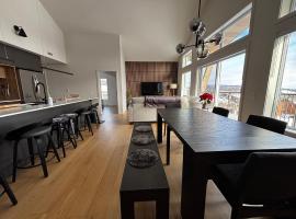 Ski-in Penthouse Condo MSA, Hotel in Beaupré