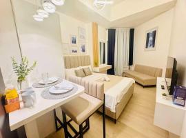 Azure north dimple's nest, hotel in Pampang