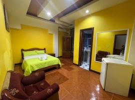 Hotel Castillo Real, hotel v Nueva Loja