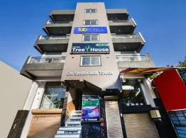 FabHotel Tree House - Nr Yashobhoomi Convention Centre