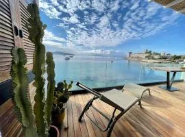 Surfer Caravan Gastro Pub Suites- Adults Only