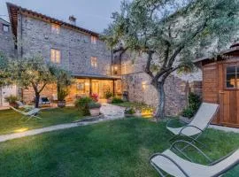 Dimora delle Camelie, a traditional stylish house