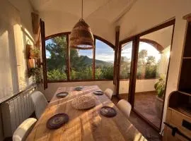 PRAGA 2 - Encantadora casa con piscina y vistas al bosque!
