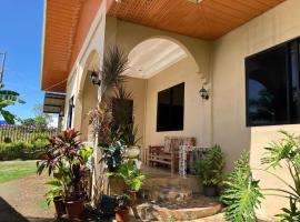 Sandingan Homestay, hotel v destinácii Loon