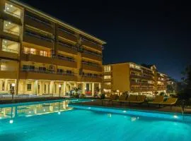 Alaya Stays 3 BHK Apartment with Pool - Veera Marina