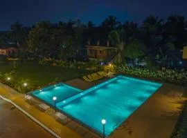 Alaya Stays 3 BHK Apartment with Pool - Veera Marina
