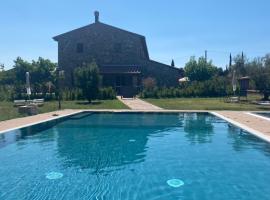 Casa Leoni Chianni - tuscan luxurious Villa, khách sạn ở Chianni