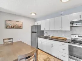 Tower 2 Suite 1208 -QQE condo