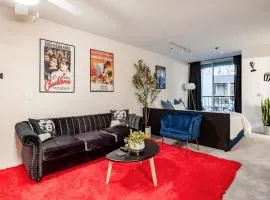 Style, Peace, Comfort in N Hollywood Next to Burbank Free Indoor Parking and Wifi