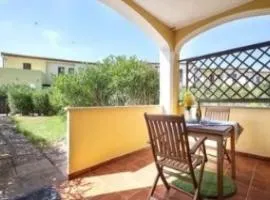Cozy flat just steps from Baia delle Mimose beach
