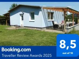Gästehaus mit 3 separaten Schlafbereichen, Terrasse und Carport